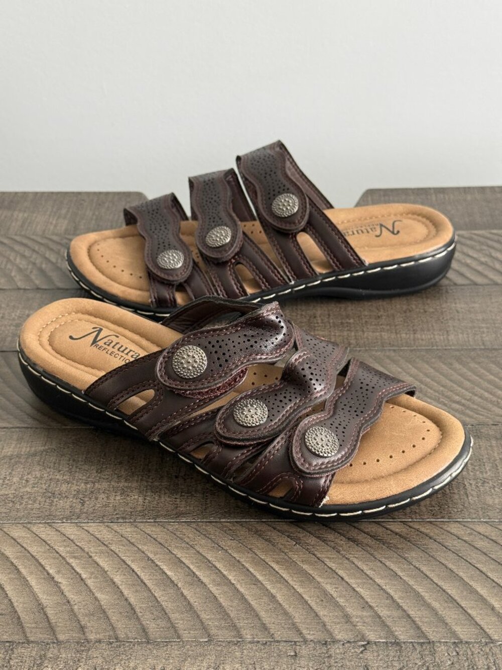 Natural Reflections Women’s Brown Triple-Strap Comfort Slide Sandals Size 6